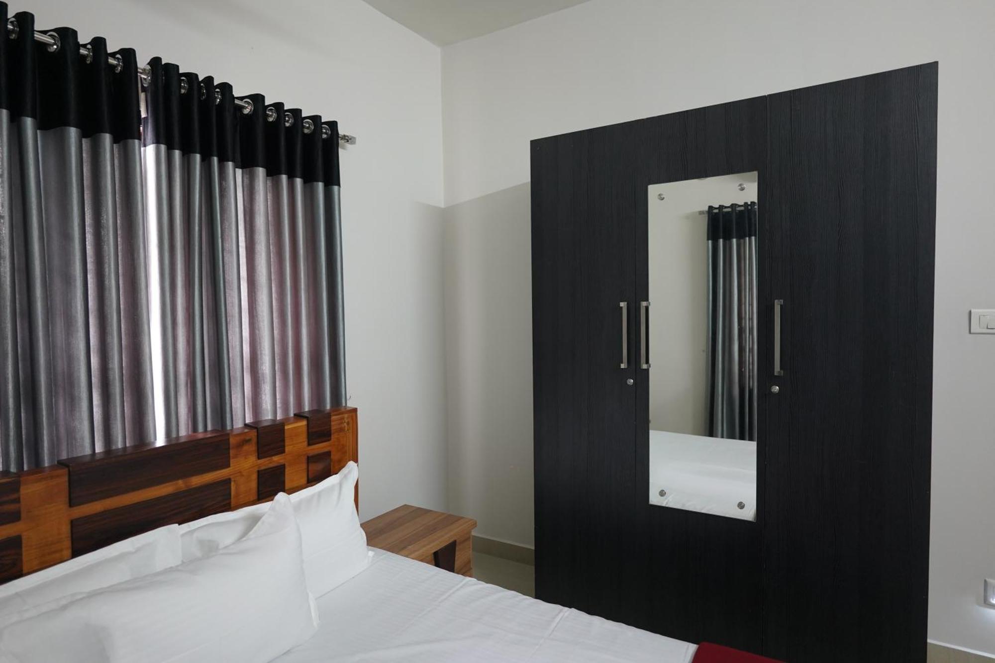 Swapna Home Suites Nedumbassery Extérieur photo