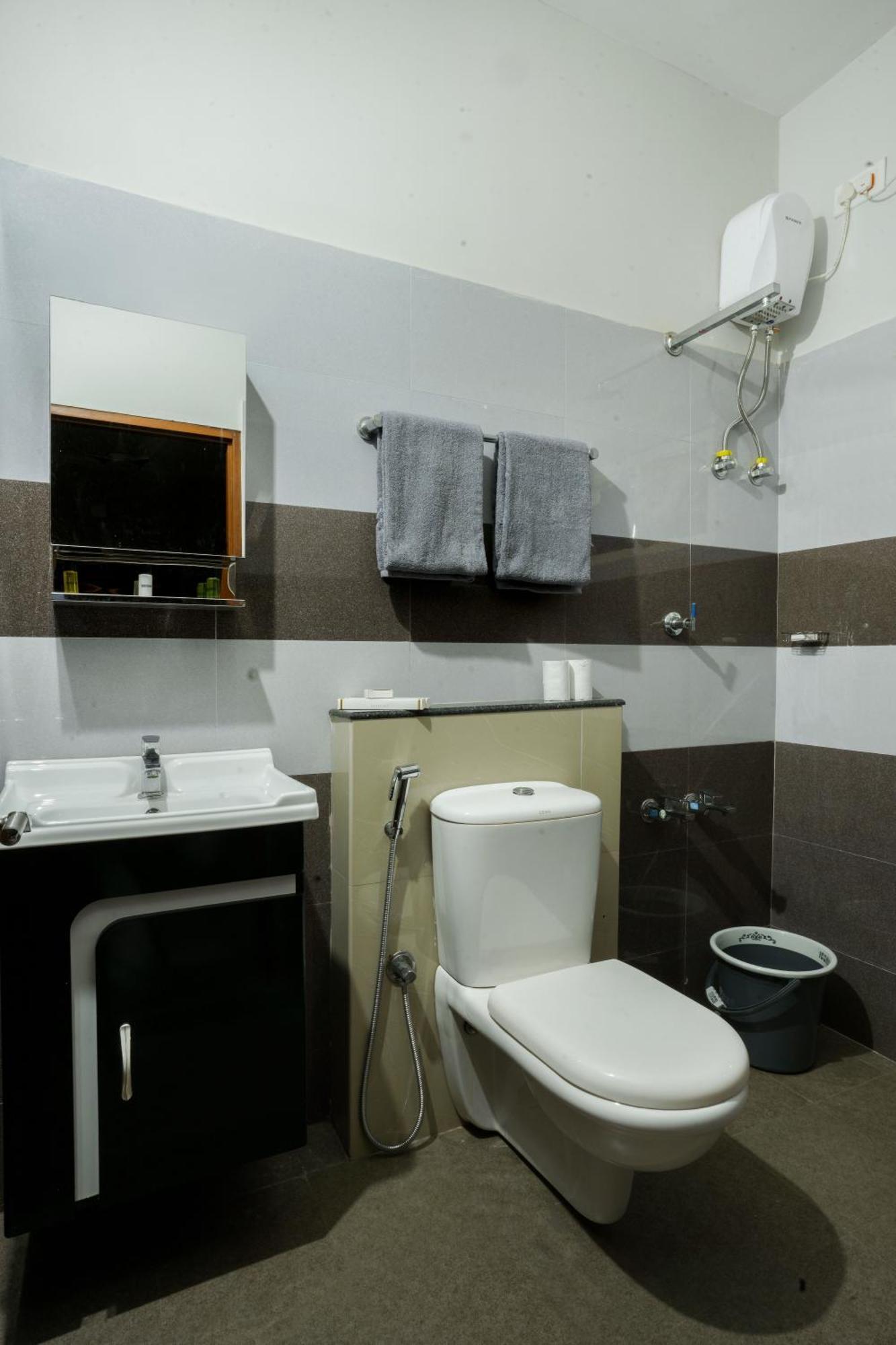 Swapna Home Suites Nedumbassery Extérieur photo